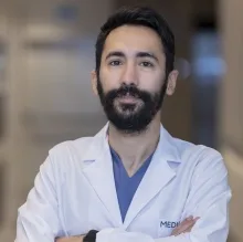 Uzm. Dr. Can Polat — Çocuk Sağlığı Ve Hastalıkları, İstanbul. Portre fotoğrafı.