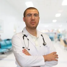 Uzm. Dr. Eser Tekin — Çocuk Sağlığı Ve Hastalıkları, Fethiye, Muğla. Portre fotoğrafı.