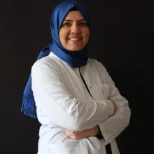 Dr. Dt. Esma Kütan — İstanbul. Portre fotoğrafı.