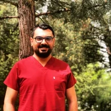 Dt. Seçkin Gül — Diş Hekimi, Diyarbakır. Portre fotoğrafı.