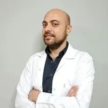 Dyt. Salih Buğra Ölmez — Diyetisyen, İzmir. Portre fotoğrafı.