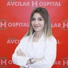 Uzm. Psk. Öznur Özkoca — Psikoloji, İstanbul. Portre fotoğrafı.