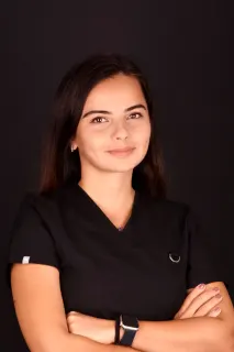 Dr. Dt. Naz Turan profilinde yer alan galeri fotoğrafı.