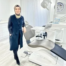 Dt. Dilek Uçar Çiftçi — Diş Hekimi, Samsun. Portre fotoğrafı.