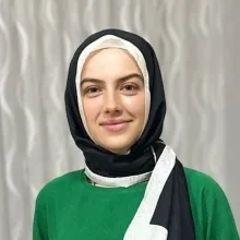 Dyt. Zeynep Özçelik — Diyetisyen, Kütahya. Portre fotoğrafı.