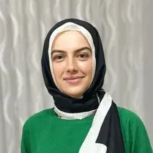 Dyt. Zeynep Özçelik — Diyetisyen, Kütahya. Portre fotoğrafı.