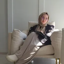 Psk. | Bilim Uzmanı Beyza Özeren. Portre fotoğrafı.