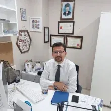 Doç. Dr. Emre Günakan — Kadın Hastalıkları Ve Doğum, Çankaya, Ankara. Portre fotoğrafı.