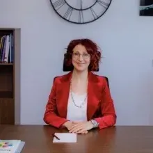 Uzm. Dr. Nebahat Sarıca — Fiziksel Tıp Ve Rehabilitasyon, Ankara. Portre fotoğrafı.