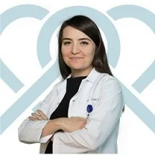 Dr. Öğr. Üyesi Feyza Çalış — Göz Hastalıkları, Ankara. Portre fotoğrafı.