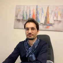 Uzm. Dr. Hüseyin Gençer — Psikiyatri, Bursa. Portre fotoğrafı.