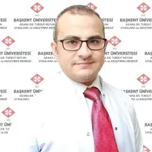 Doç. Dr. Mehmet Özsürmeli — Kadın Hastalıkları Ve Doğum. Portre fotoğrafı.