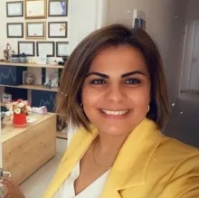 Op. Dr. Pembe Yeşilbağ — Kadın Hastalıkları Ve Doğum, Kars. Portre fotoğrafı.