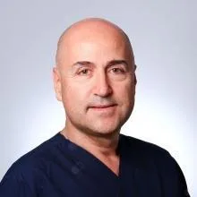 Prof. Dr. Ömer Kutay — İstanbul. Portre fotoğrafı.
