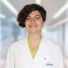 Op. Dr. Ayşe Elçin Okar Türkkan — Kadın Hastalıkları Ve Doğum, İstanbul. Portre fotoğrafı.