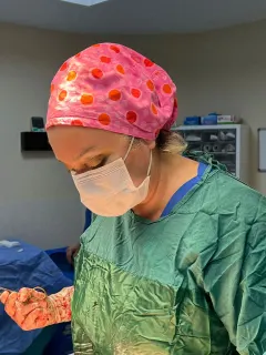 Op. Dr. Yeşim Timuroğlu profilinde yer alan galeri fotoğrafı.