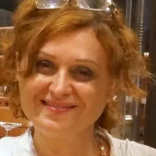 Op. Dr. Öznur Gökçen — Kadın Hastalıkları Ve Doğum, İstanbul. Portre fotoğrafı.