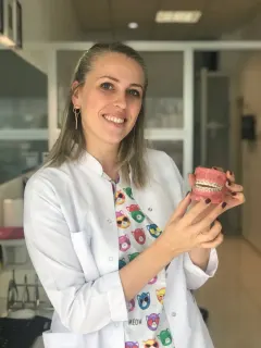 Dr. Dt. Özge Batmaz profilinde yer alan galeri fotoğrafı.