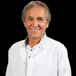 Uzm. Dr. Hüseyin Seçgin — Üroloji, Eskişehir. Portre fotoğrafı.