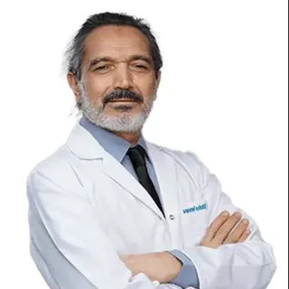 Op. Dr. Rıza Duacı — Göz Hastalıkları, Kartal, İstanbul. Portre fotoğrafı.