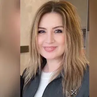 Prof. Dr. Elvan İşeri — Çocuk ve Ergen Psikiyatrisi, Ankara. Portre fotoğrafı.