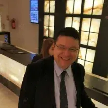 Prof. Dr. İsmail Savaş — Göğüs Hastalıkları, Ankara. Portre fotoğrafı.