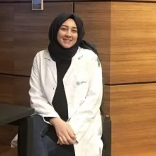 Psk. Ayşe Nur Öztürk — Psikoloji, Kocaeli. Portre fotoğrafı.
