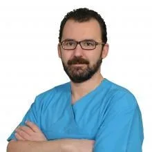 Dt. Hasan Işıklı — Diş Hekimi, Çankaya, Ankara. Portre fotoğrafı.