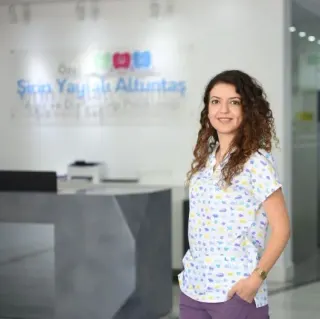 Uzm. Dt. Gizem Genç Danışman profilinde yer alan galeri fotoğrafı.