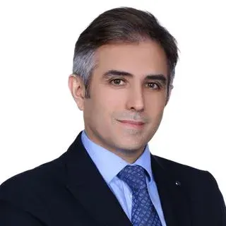 Prof. Dr. Murat Uğur — Kalp Ve Damar Cerrahisi, İstanbul. Portre fotoğrafı.