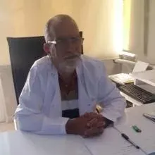 Dr. Selim İsmet Özkan — Çocuk Sağlığı Ve Hastalıkları, Çanakkale. Portre fotoğrafı.