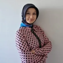 Psk. Zeynep Aladağ — Psikoloji, Bursa. Portre fotoğrafı.