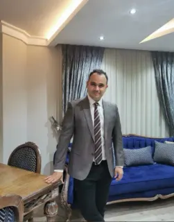 Doç. Dr. Nazmi Özer profilinde yer alan galeri fotoğrafı.