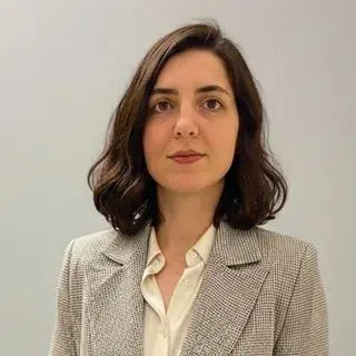 Uzm. Dr. Nagihan Günal — Psikiyatri, İstanbul. Portre fotoğrafı.