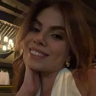 Dkt. Nisa Arıç — Dil ve Konuşma Terapisi, Eskişehir. Portre fotoğrafı.