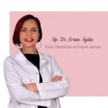 Op. Dr. Evrim Aydın — Kadın Hastalıkları Ve Doğum, Bursa. Portre fotoğrafı.