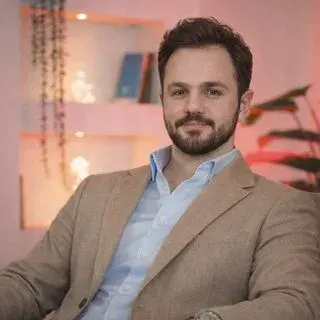 Psk. D.Burak Erdoğdu — Psikoloji, Yenimahalle, Ankara. Portre fotoğrafı.