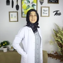 Dyt. Esma Kurt Güneş — Diyetisyen. Portre fotoğrafı.
