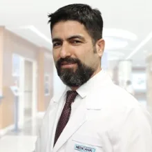 Doç. Dr. Feyzi Gökosmanoğlu — Endokrinoloji Ve Metabolizma Hastalıkları, Canik, Samsun. Portre fotoğrafı.