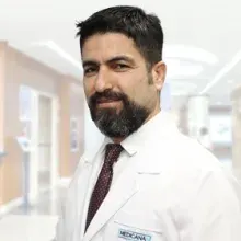Doç. Dr. Feyzi Gökosmanoğlu — Endokrinoloji Ve Metabolizma Hastalıkları, Canik, Samsun. Portre fotoğrafı.