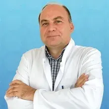 Prof. Dr. Fevzi Sefa Dereköy — Kulak Burun Boğaz, Üsküdar, İstanbul. Portre fotoğrafı.
