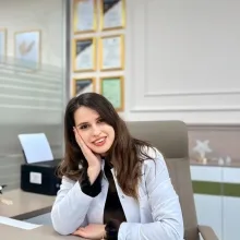 Uzm. Dyt. Özlemnur Uçbağlar — Diyetisyen, İstanbul. Portre fotoğrafı.