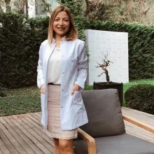 Uzm. Dr. Nagihan Sahillioğlu Tarikci — Dermatoloji, İstanbul. Portre fotoğrafı.