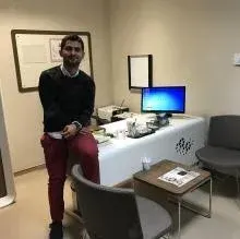 Dr. Öğr. Üyesi Sedat Yılancı — Plastik Rekonstrüktif Ve Estetik Cerrahi, Ankara. Portre fotoğrafı.