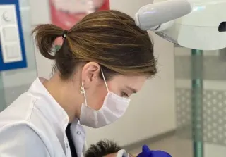 Dr. Dt. Begüm Ulaşan profilinde yer alan galeri fotoğrafı.