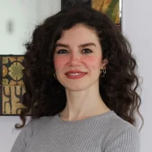 Uzm. Dr. Berna Ermiş — Psikiyatri, Bursa. Portre fotoğrafı.