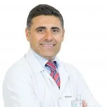 Uzm. Dr. Hüseyin Yaşar — İç Hastalıkları, Beykoz, İstanbul. Portre fotoğrafı.