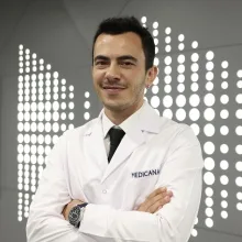 Op. Dr. Batuhan Saka — Kadın Hastalıkları Ve Doğum, Ataşehir, İstanbul. Portre fotoğrafı.
