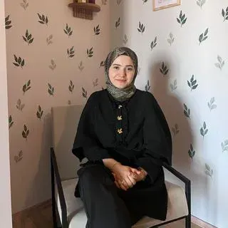 Dkt. Beyza Nur Cengiz — Dil ve Konuşma Terapisi, Bursa. Portre fotoğrafı.