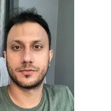 Dr. Ebsar Ergenç — Pratisyen, İstanbul. Portre fotoğrafı.